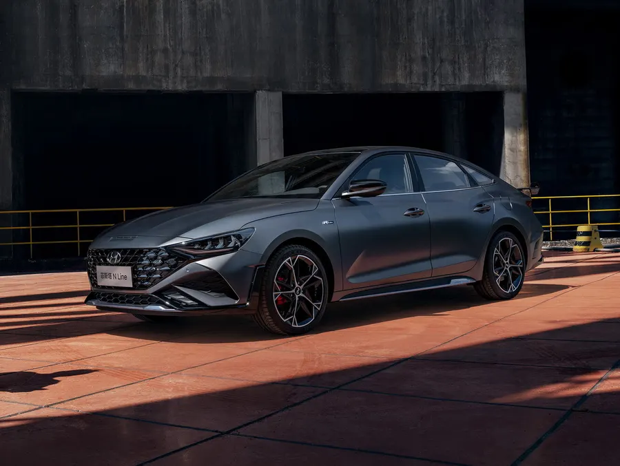 Hyundai Lafesta — фото модели