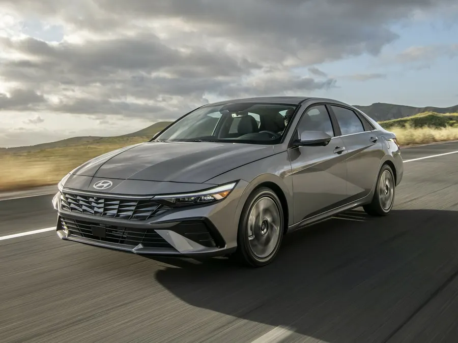 Hyundai Elantra — фото модели