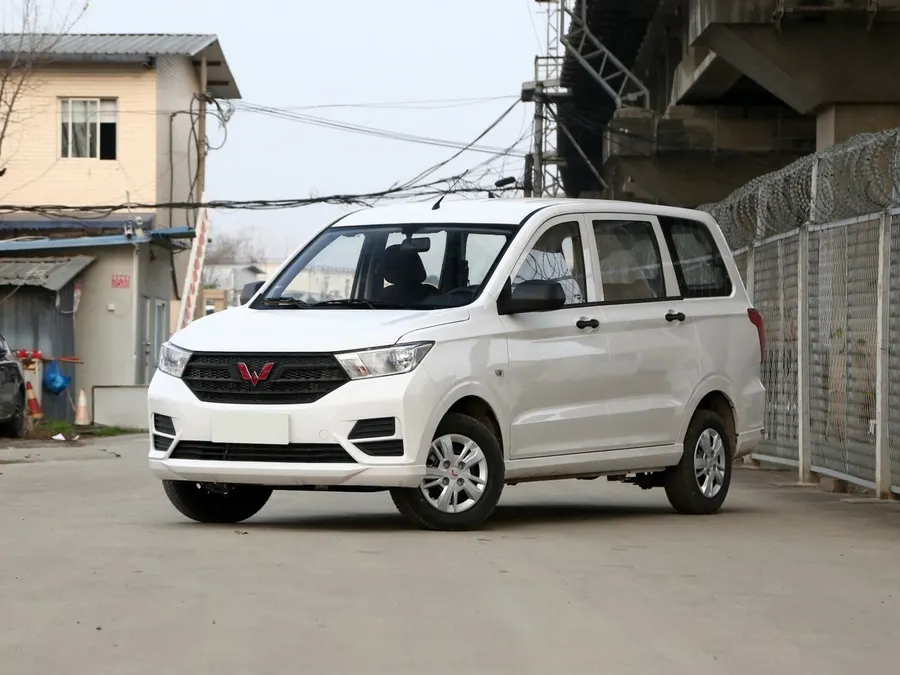 Wuling Hongguang S — фото модели