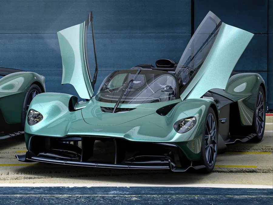 Aston Martin Valkyrie — фото модели