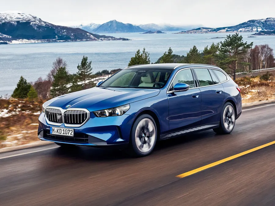 BMW 5 ╤Б╨╡╤А╨╕╨╕ — фото модели