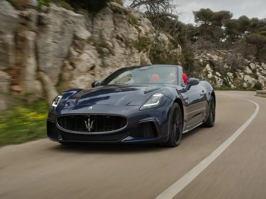 Maserati GranCabrio — фото модели