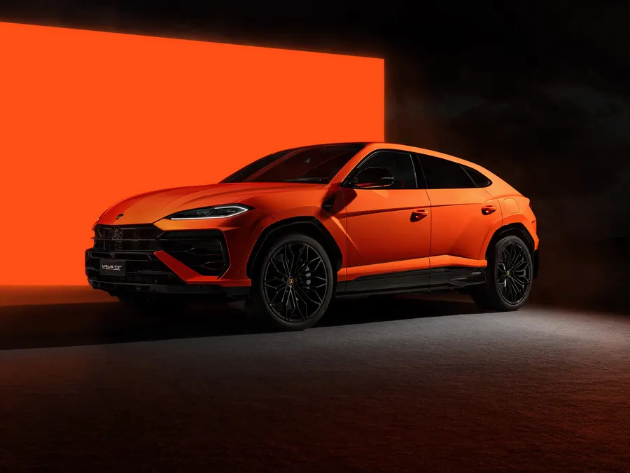 Lamborghini Urus — фото модели