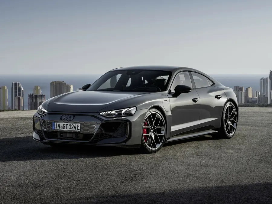 Audi RS e-tron GT — фото модели