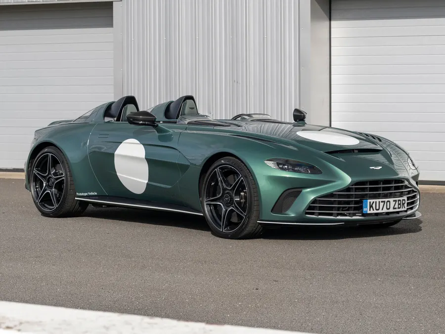 Aston Martin V12 Speedster — фото модели