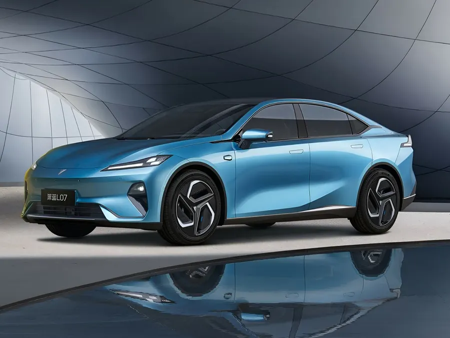 Changan Deepal L07 — фото модели