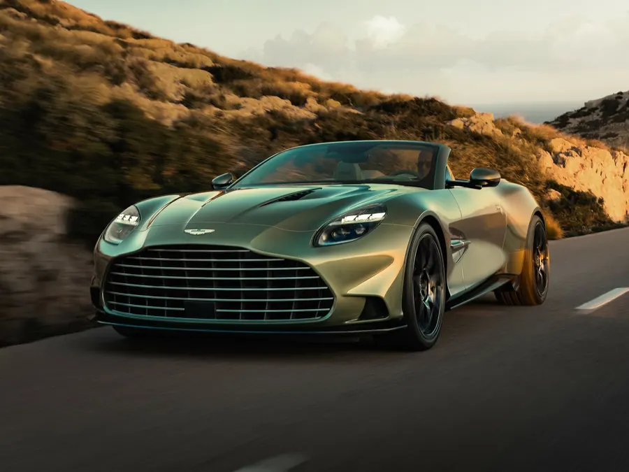 Aston Martin — фото модели