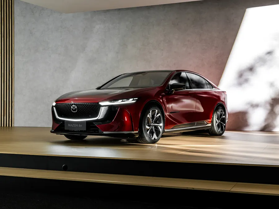 Mazda 6e — фото модели