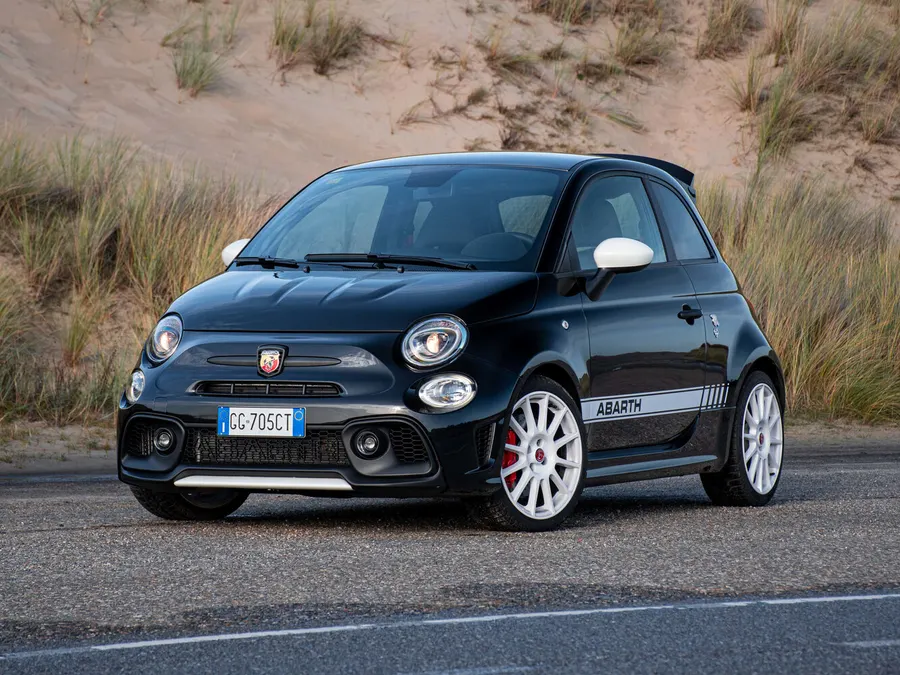 Abarth 695 — фото модели