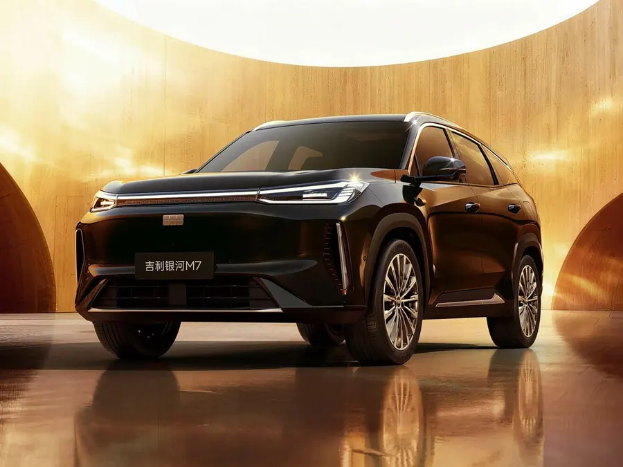Geely Galaxy M7 — фото модели