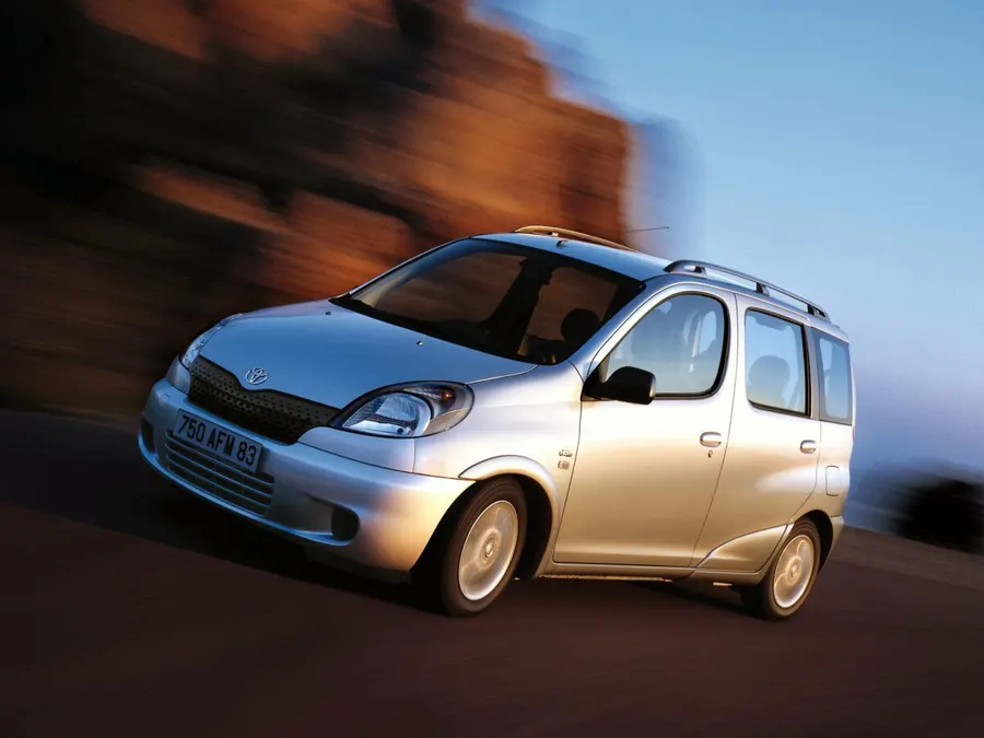 Toyota Yaris Verso — фото модели