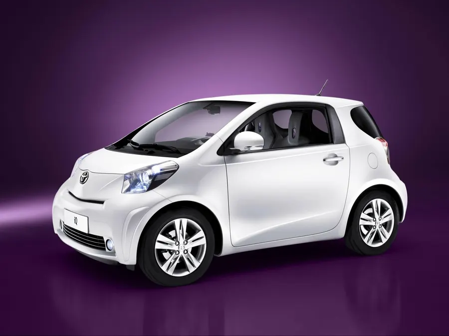 Toyota iQ — фото модели