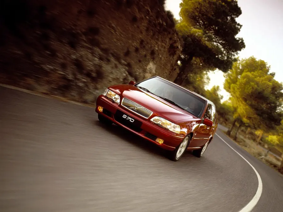 Volvo S70 — фото модели