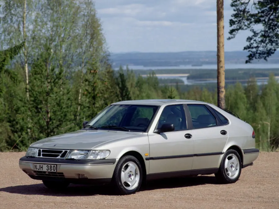 Saab 900 — фото модели — фото 1