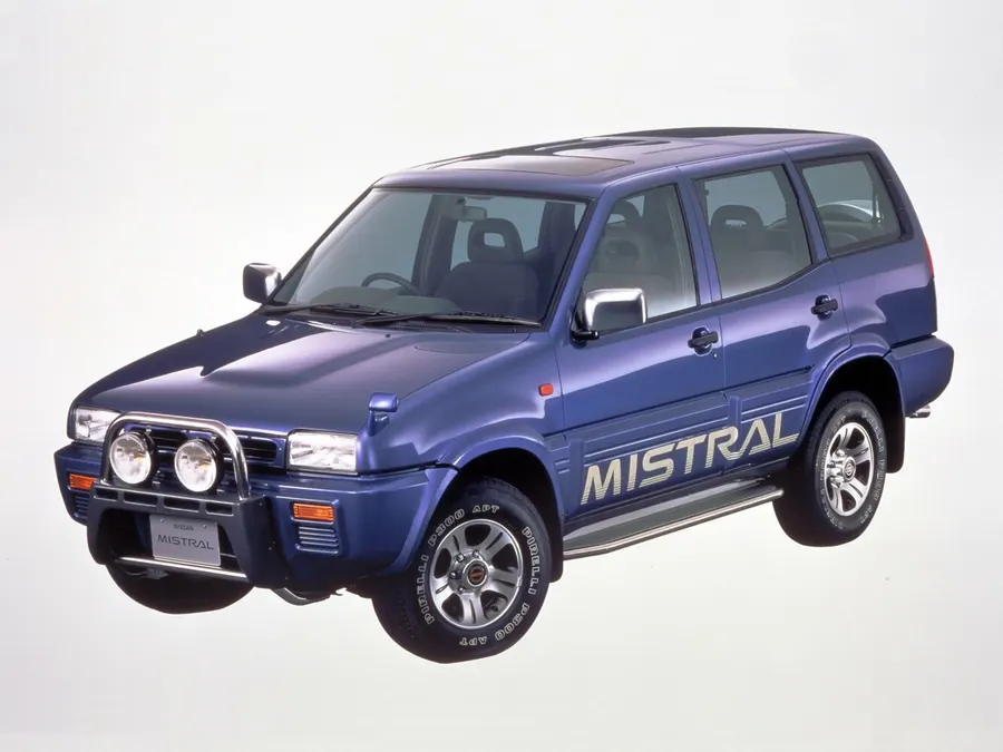 Nissan Mistral — фото модели