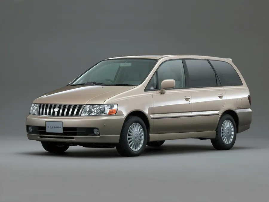 Nissan Bassara — фото модели