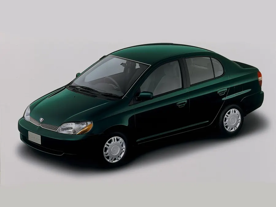 Toyota Platz — фото модели