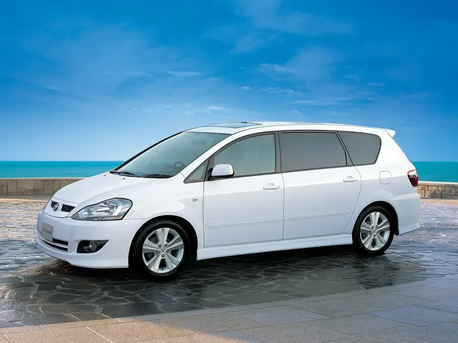Toyota Ipsum — фото модели