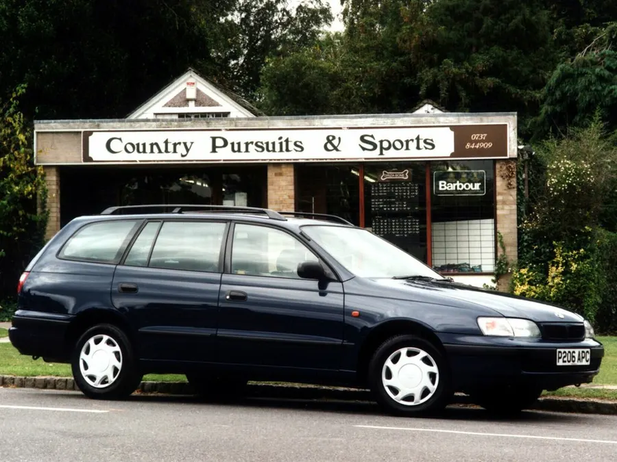 Toyota Carina E — фото модели