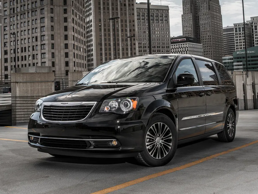 Chrysler Town & Country — фото модели