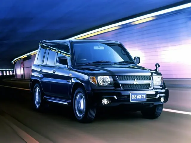 Mitsubishi Pajero iO — фото модели